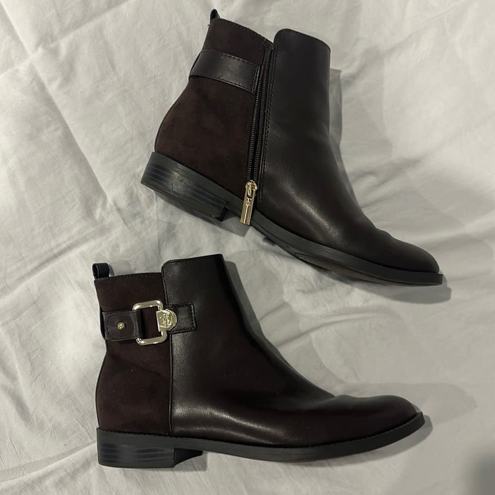 Dark Brown Tommy Hilfiger Booties Like new